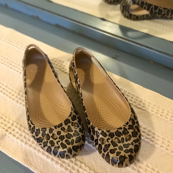 Crocs Flats - Picture 2 of 3